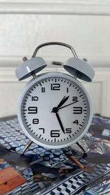 Будильник чорний M-1337BL