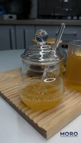 Скляна банка для меду з ложкою M-9642