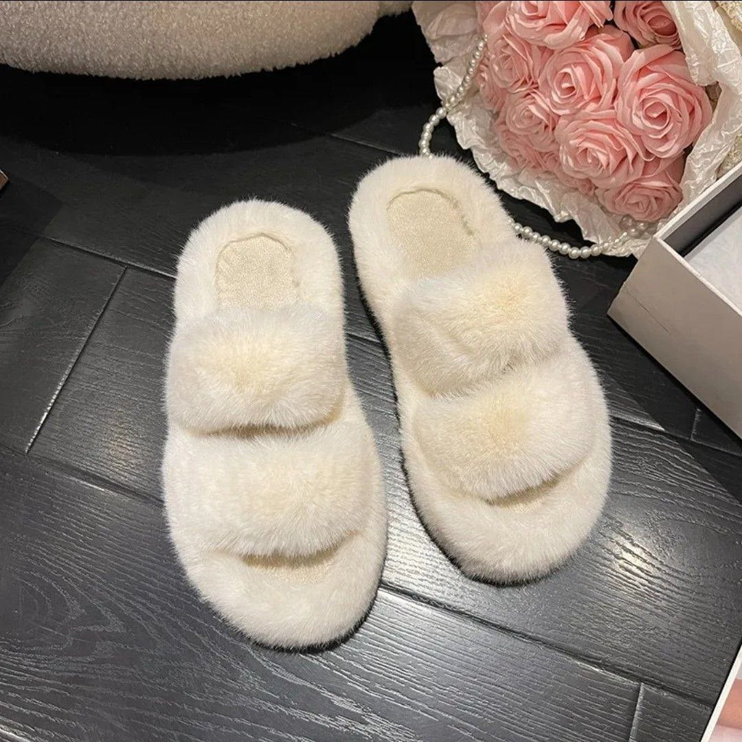 Хутряні капці жіночі білі